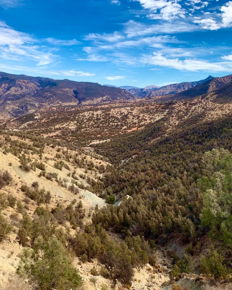 Trockene Berglandschaft auf dem Weg zum Paradise Valley Agadir.